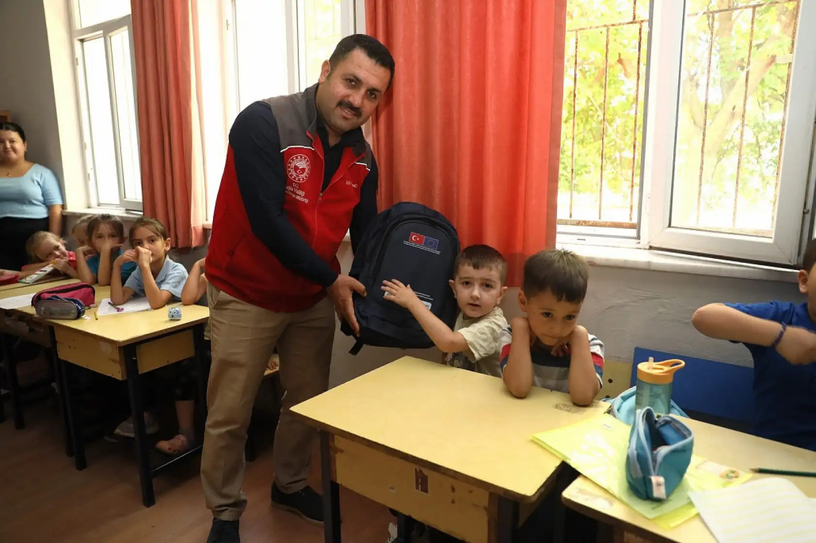 Muğla'da çiftçi çocuklarına IPARD tanıtım materyalleri dağıtıldı