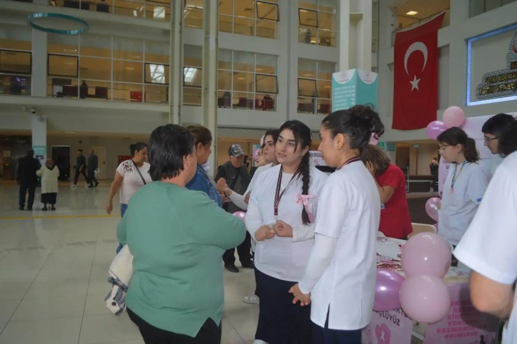 Meme kanseri farkındalık ayı kapsamında MSKÜ'den anlamlı etkinlik