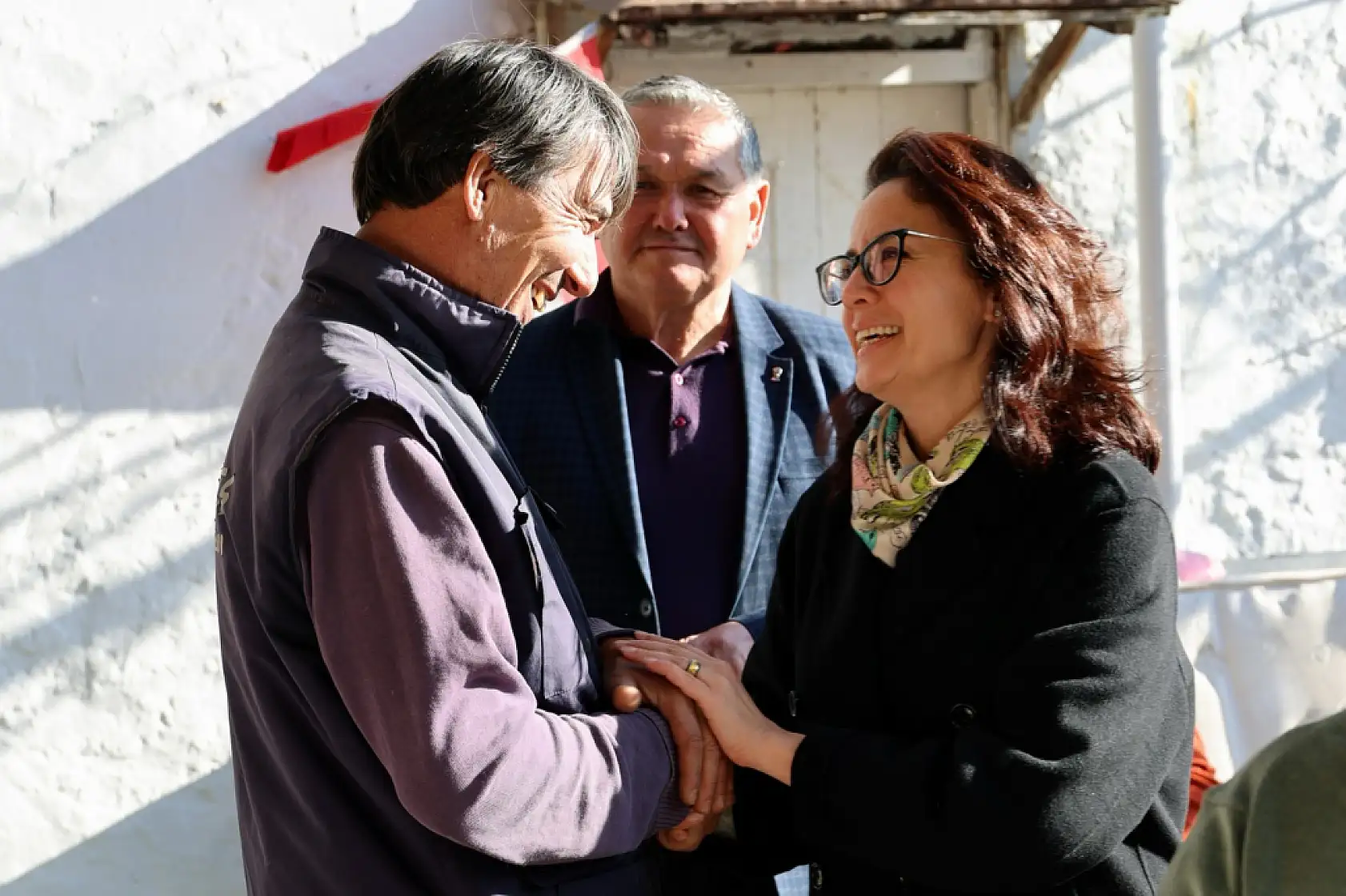 Menteşe'de yangın mağduru aileye Belediye Başkanı Gonca Köksal Aras'tan destek