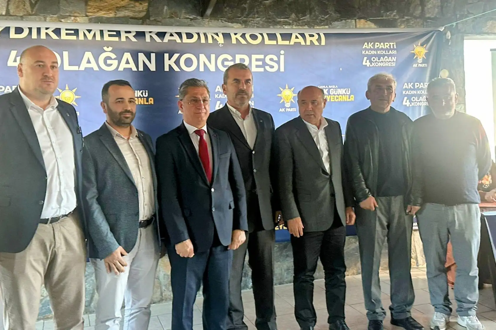 Kongrede Rozet Takarak AK Partiye Katıldılar