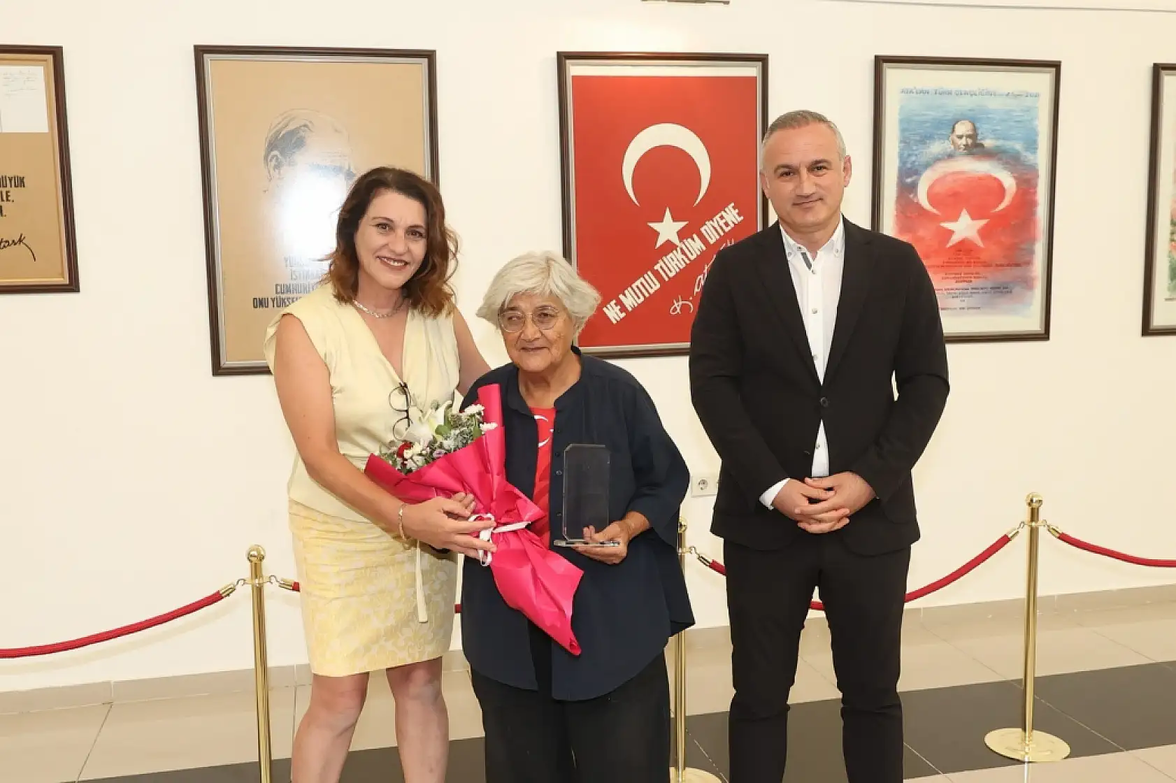 Gazi Mustafa Kemal Atatürk Sergisi Sanatseverlerle Buluştu
