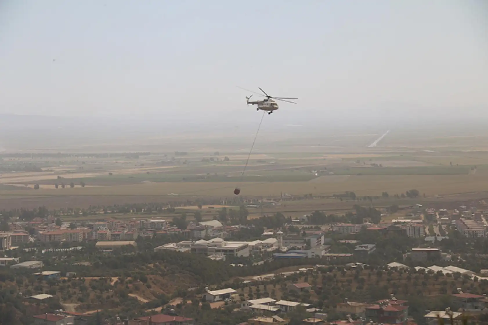 İzmir, Manisa, Isparta ve Hatay'daki orman yangınlarına müdahale sürüyor