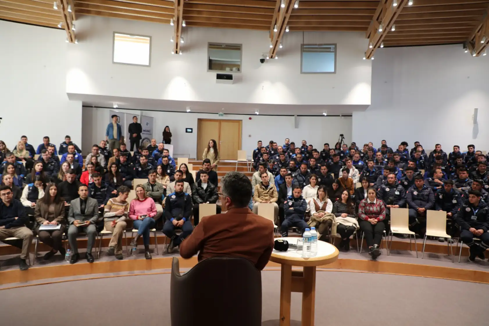 Genel Müdür Yılmaz Şengül, MUSKİ'nin genç personel ile buluştu