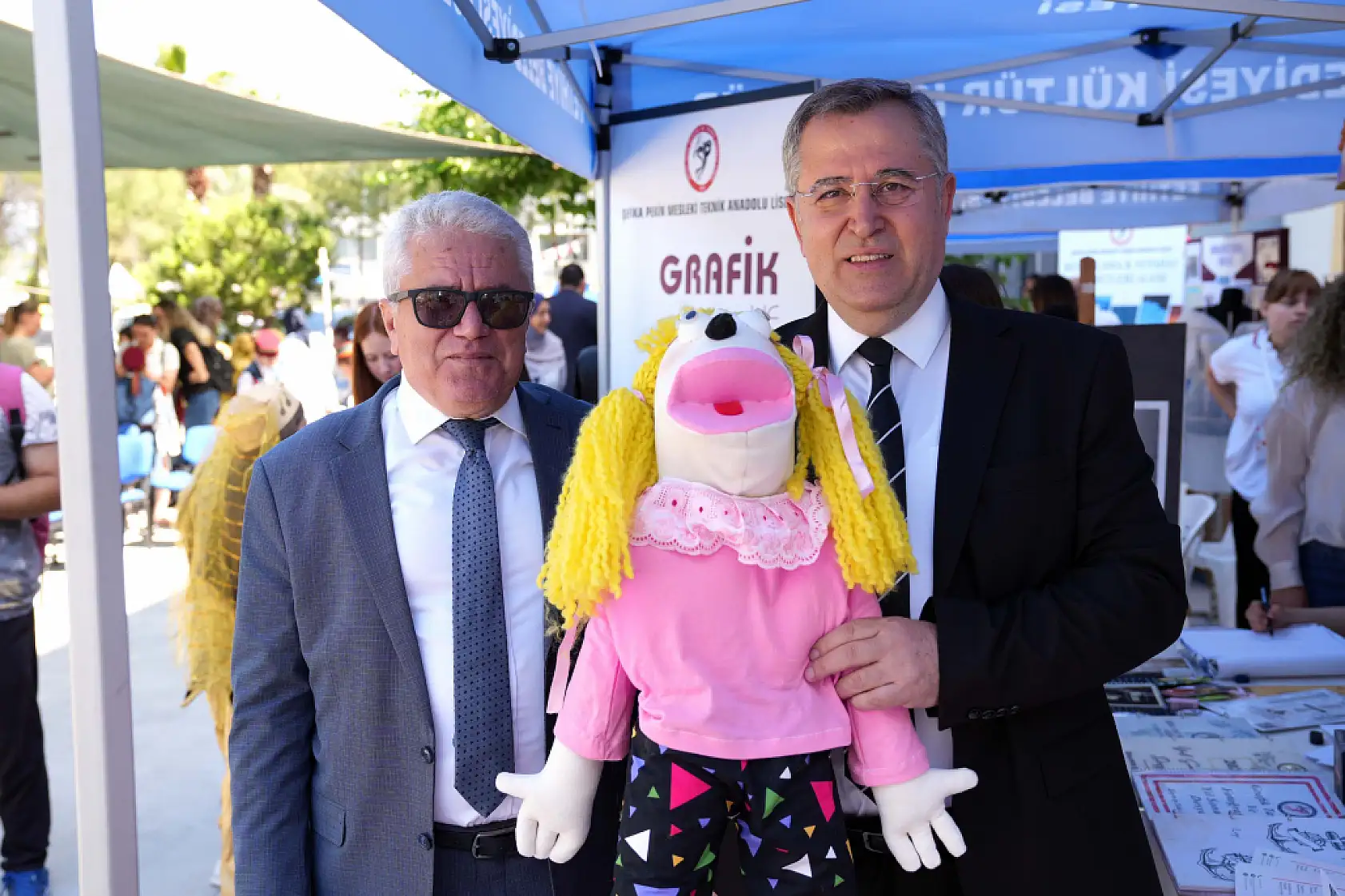 Başkan Çıralı, Fethiye Mesleki Eğitim Fuarı'nda öğrencilerle buluştu