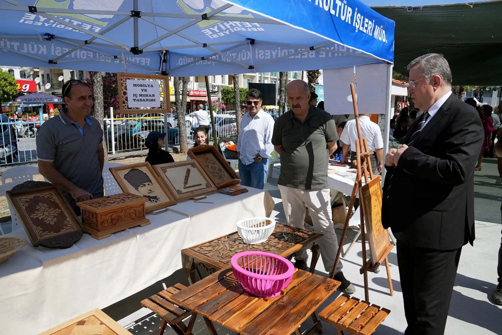 Başkan Çıralı, Fethiye Mesleki Eğitim Fuarı'nda öğrencilerle buluştu