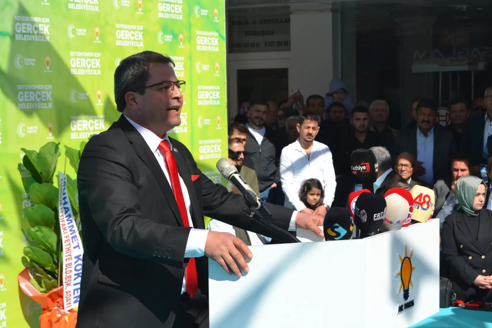 Akdenizli, 'Hizmet Belediyeciliğinde Devam Edeceğiz'