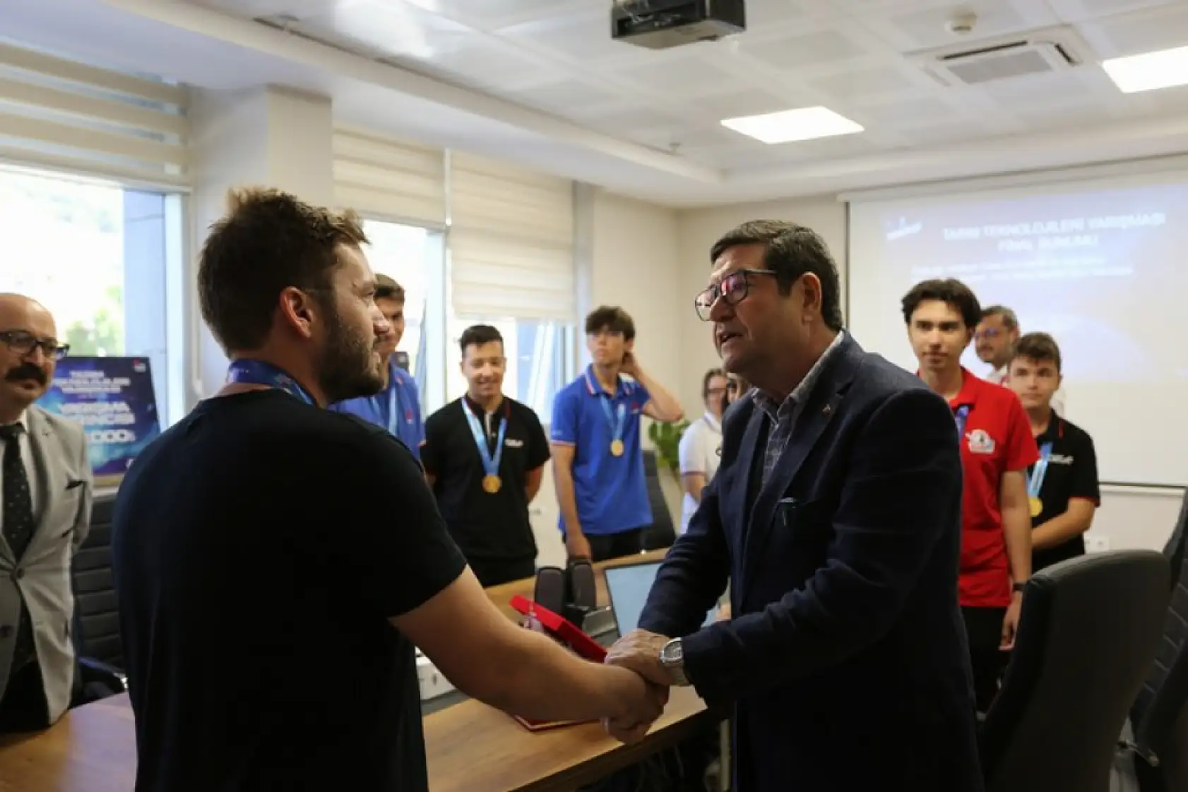 TEKNOFEST 2024'te Ödül Alan Milaslı Gençler'den Saylak'a Ziyaret