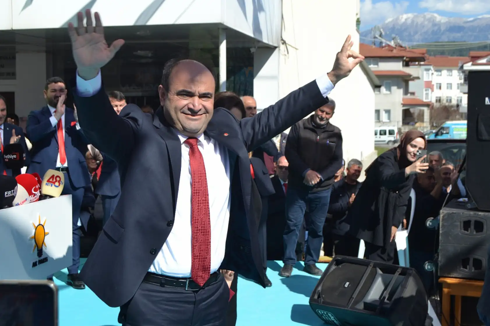 Akdenizli, 'Hizmet Belediyeciliğinde Devam Edeceğiz'
