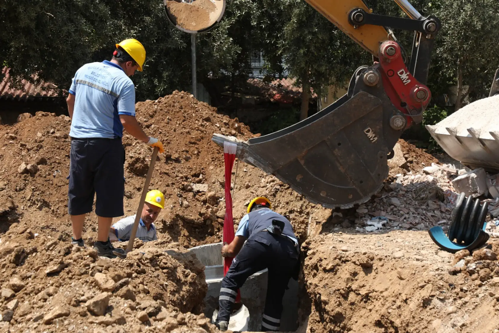 Büyükşehir Fethiye'de Yağmur Suyu Baskınlarının Önüne Geçiyor