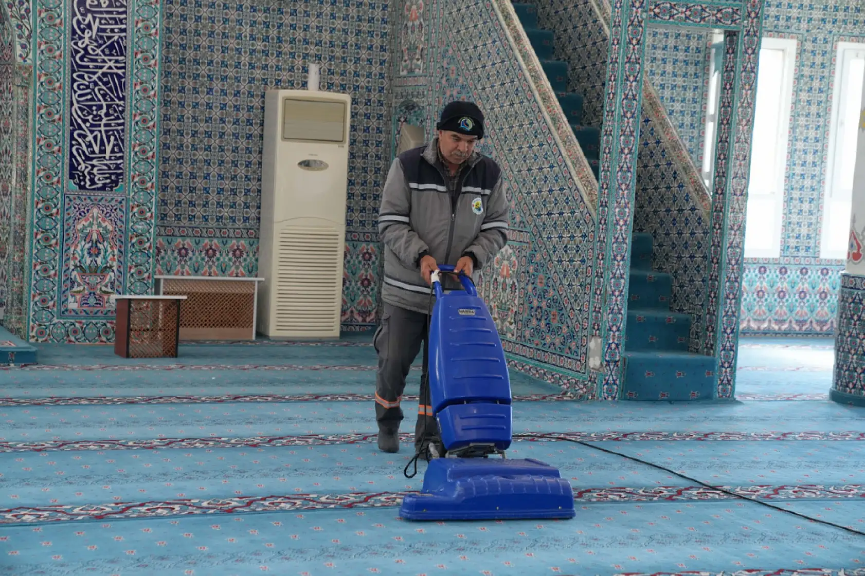 Seydikemer'de Ramazan Ayı öncesi camilerde temizlik