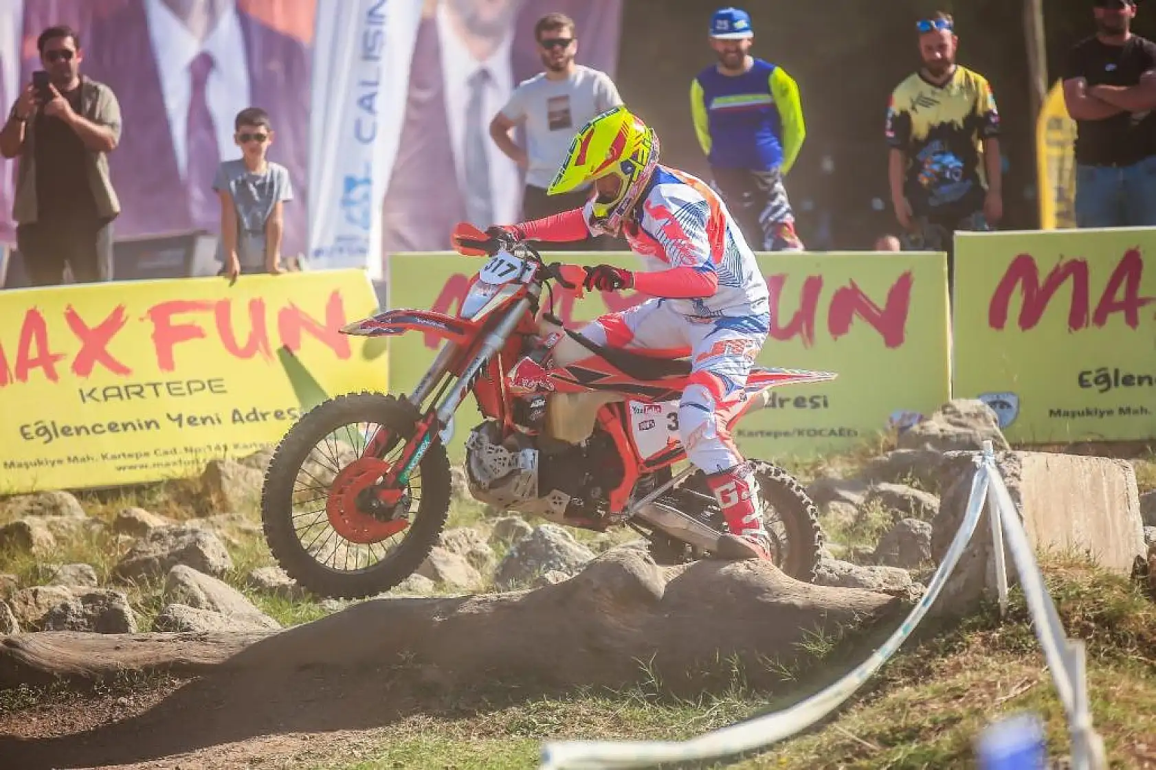 Kocaeli'de yapılan motor yarışlarında Fethiyeli sporculardan başarı