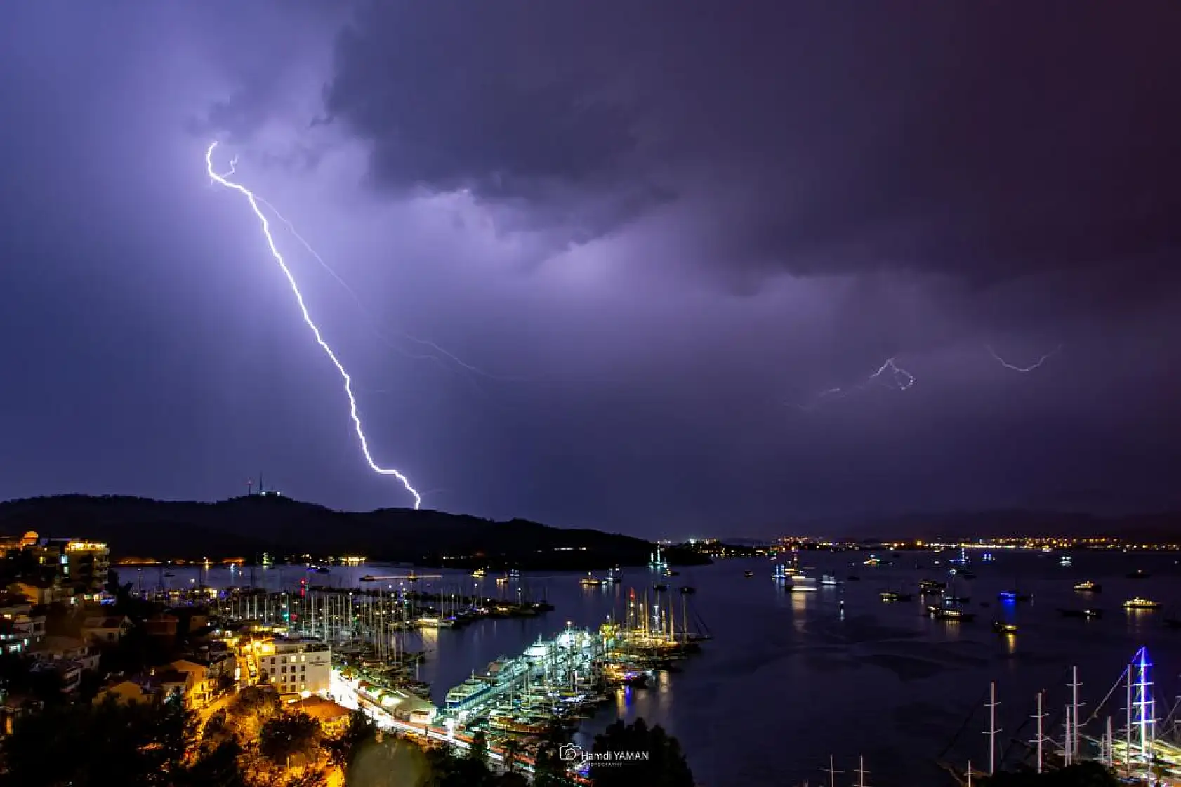 Hamdi Yaman'ın Objektifinden Muhteşem Şimşek Görselleri