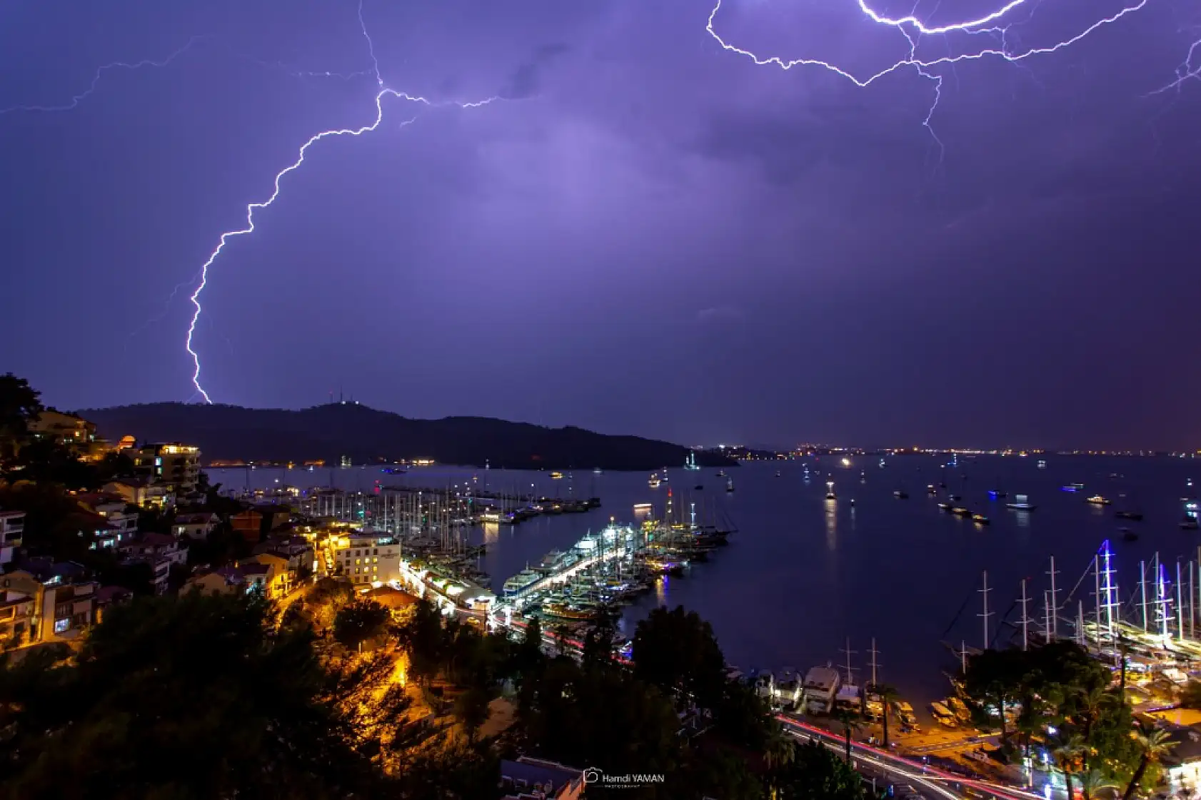Muğla'da 5 Aralık'ta Kuvvetli Gökgürültülü Sağanak Bekleniyor: 13 İlçenin Tamamı Yağışlı