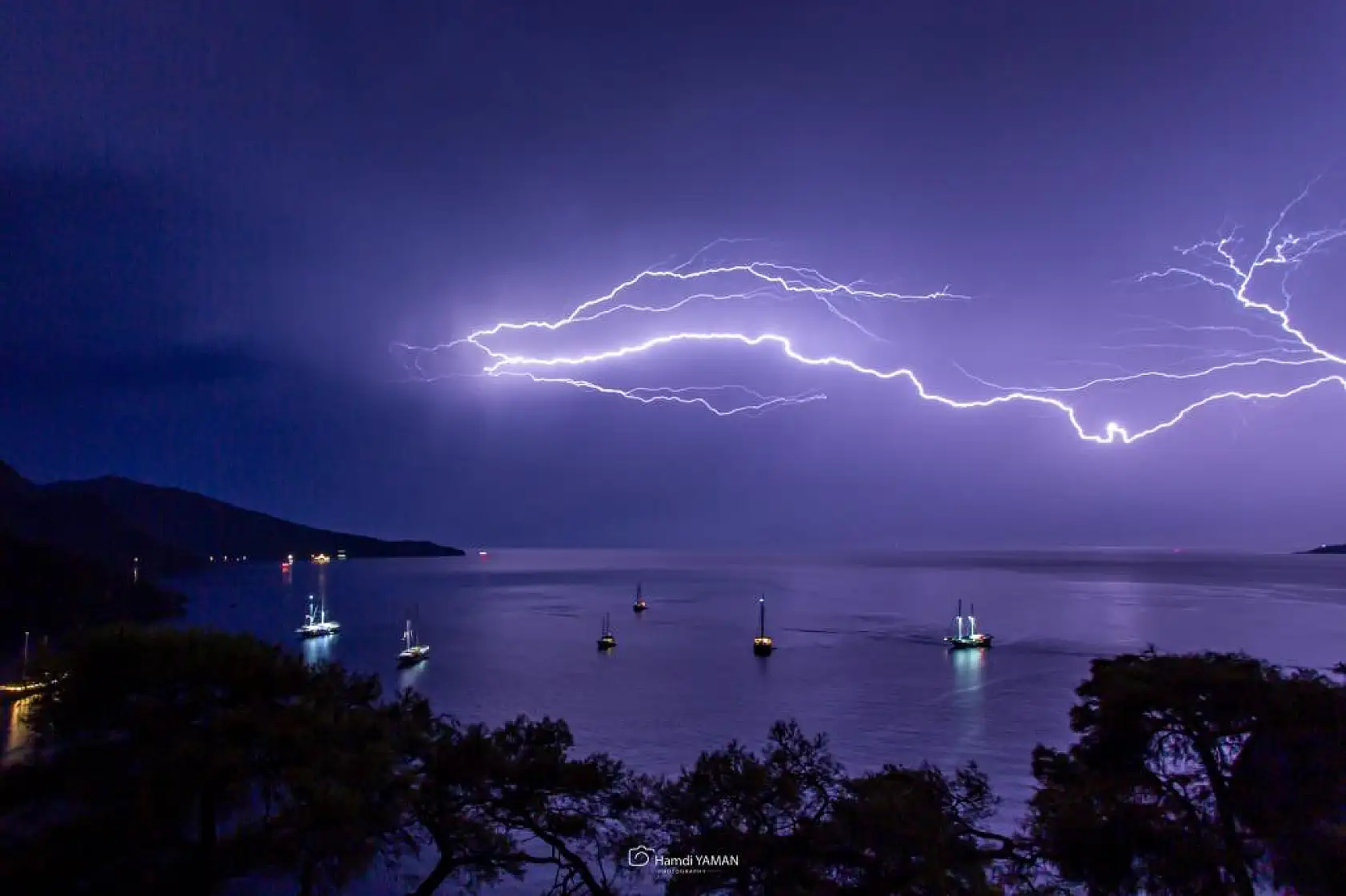 Hamdi Yaman'ın Objektifinden Muhteşem Şimşek Görselleri