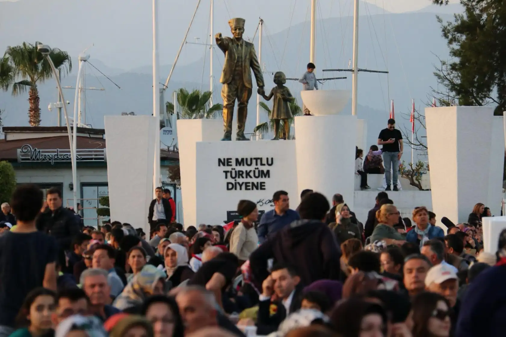 Bakan Özhaseki, 'Fethiye'yi Hizmetlerle Tanıştıralım'