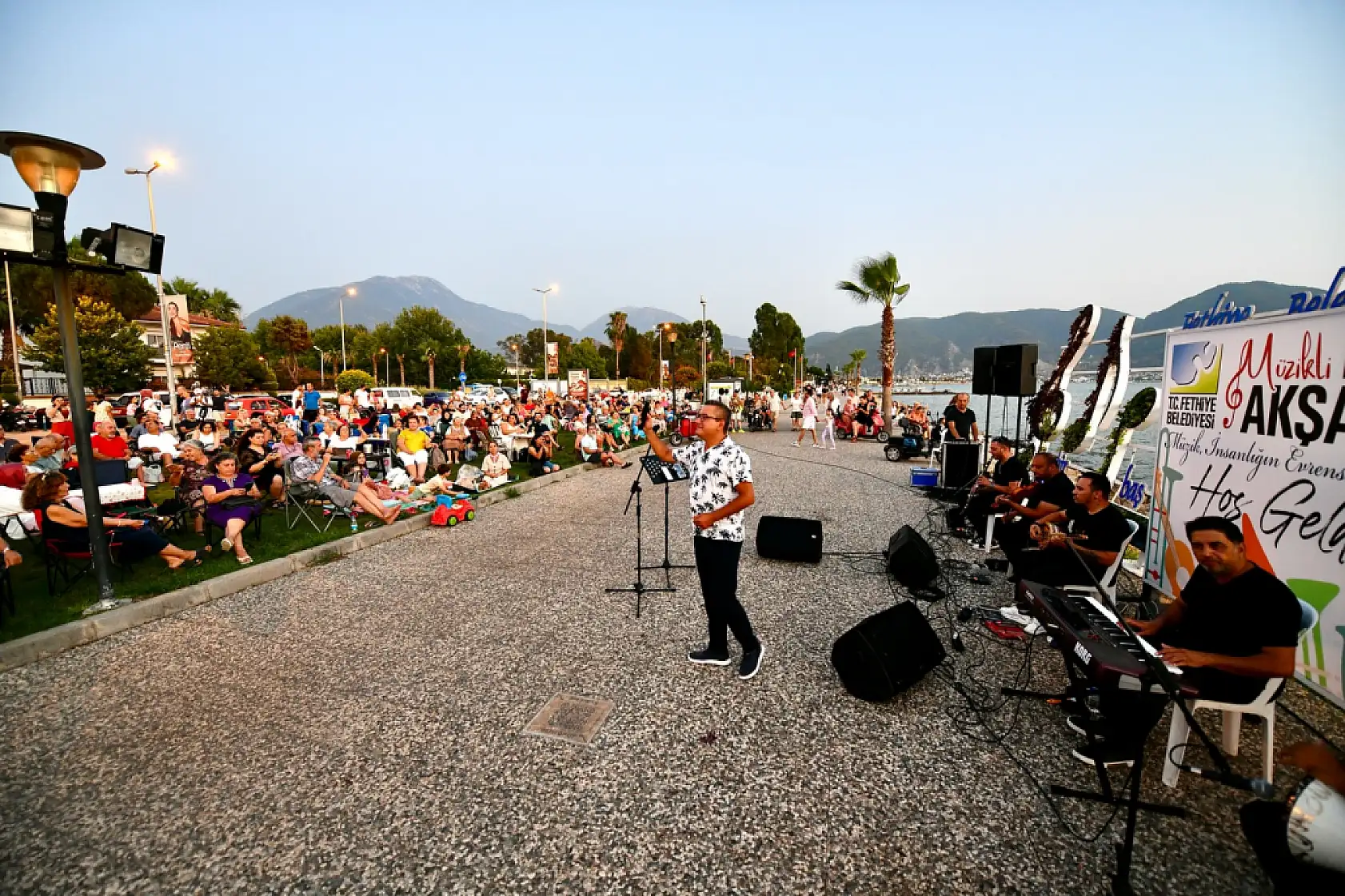 Fethiye Akşamları Müzikle Buluştu, Ali Tunç Konseriyle Unutulmaz Bir Akşam