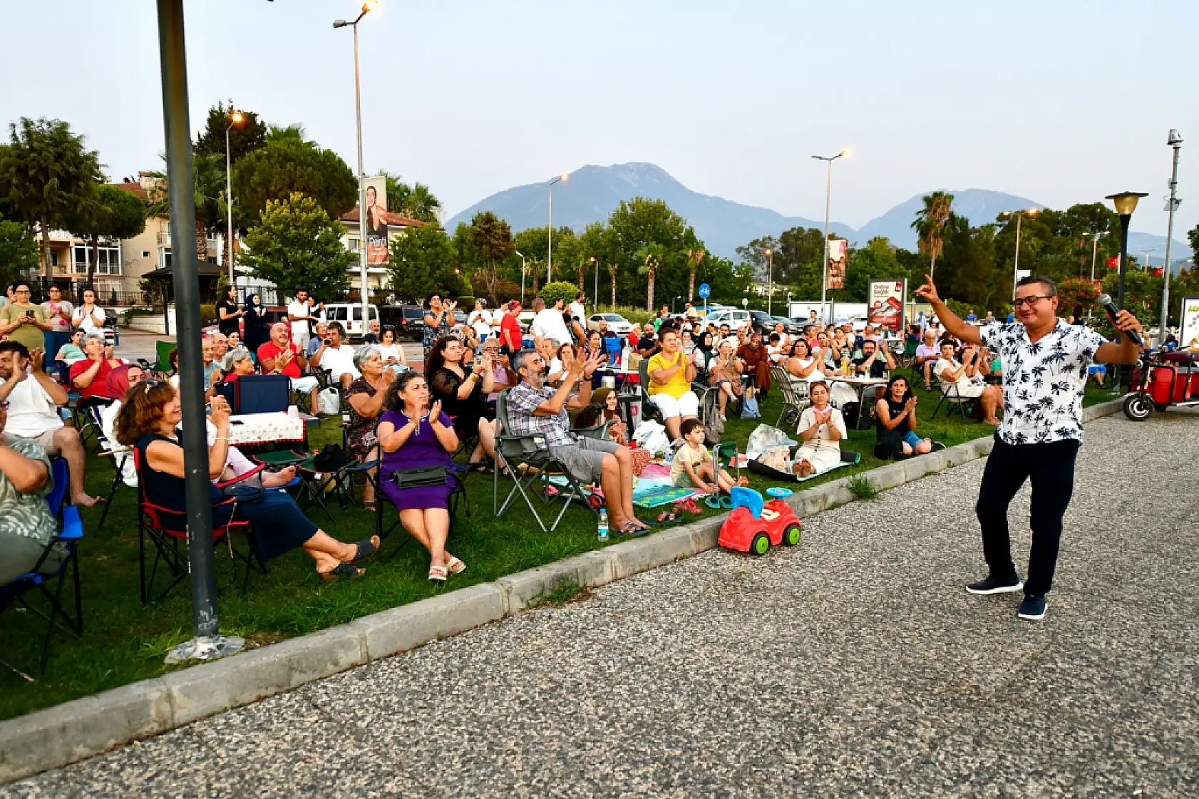 Fethiye Akşamları Müzikle Buluştu, Ali Tunç Konseriyle Unutulmaz Bir Akşam