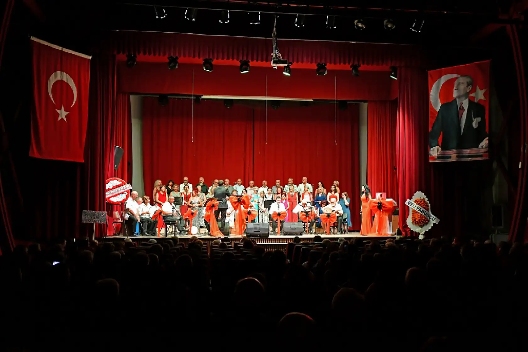 Fethiye Belediyesi'nden Emin Akan'a saygı konseri