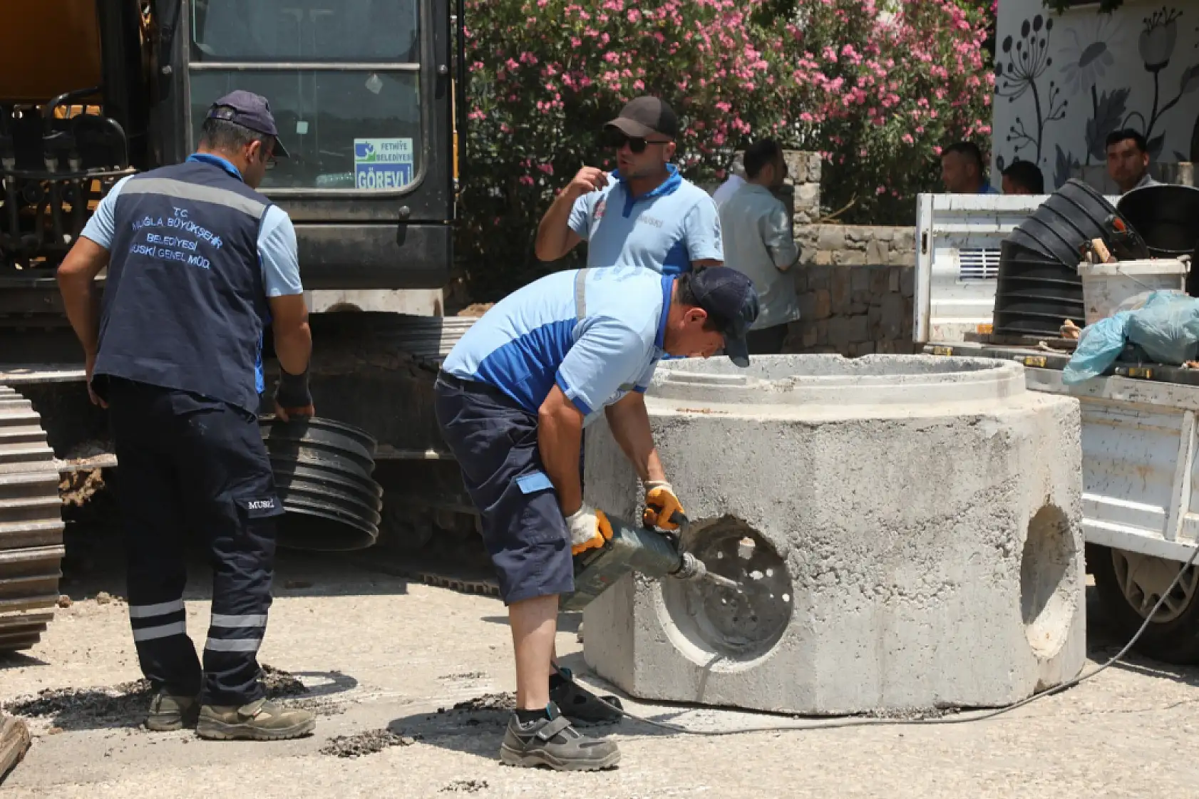 Büyükşehir Fethiye'de Yağmur Suyu Baskınlarının Önüne Geçiyor