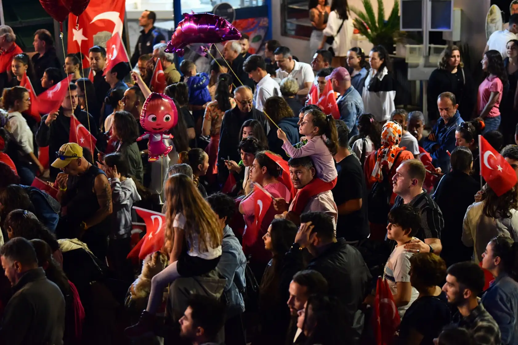Fethiye Bayram Coşkusunu Haluk Levent'le yaşadı