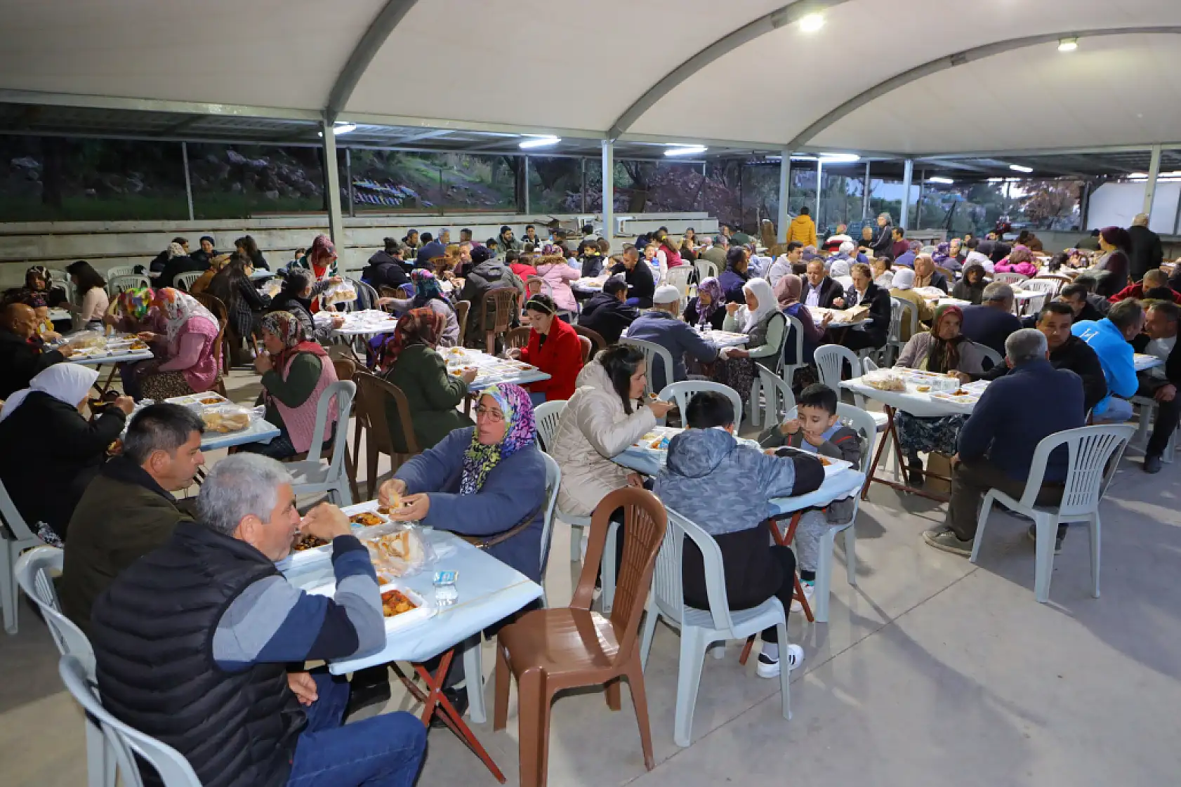 Saatcı, Faralya'da iftara katıldı