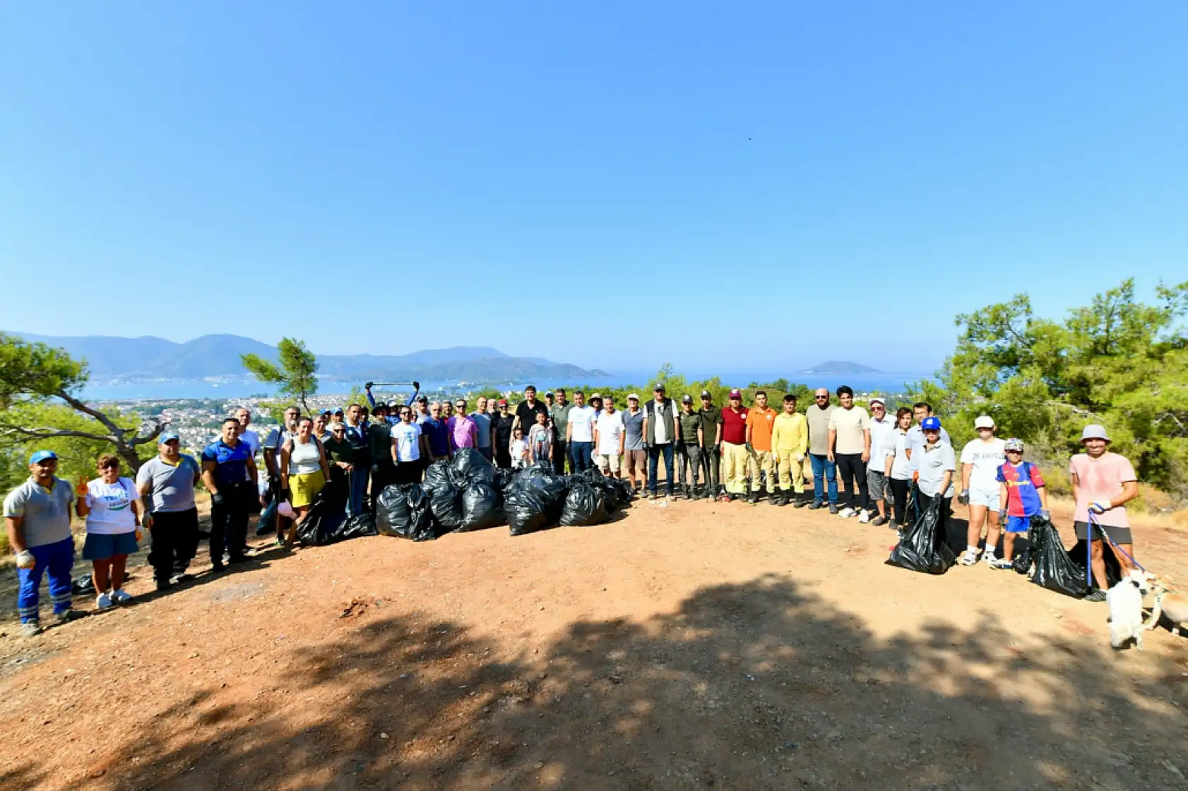 Fethiye'de Foça Mahallesi'nde Temizlik Yapıldı