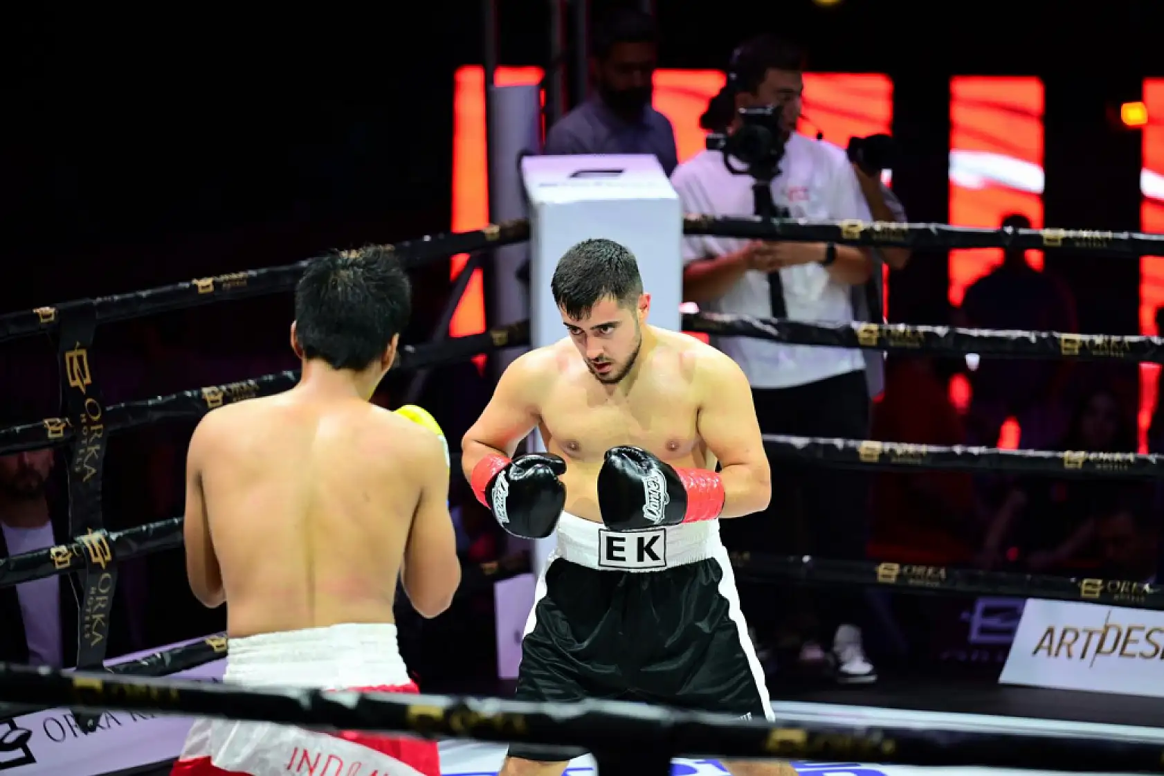 Yenilgisiz Boksör Emirhan Kaşlı ringde: Seydikemer Tekin Fight Night'a hazır
