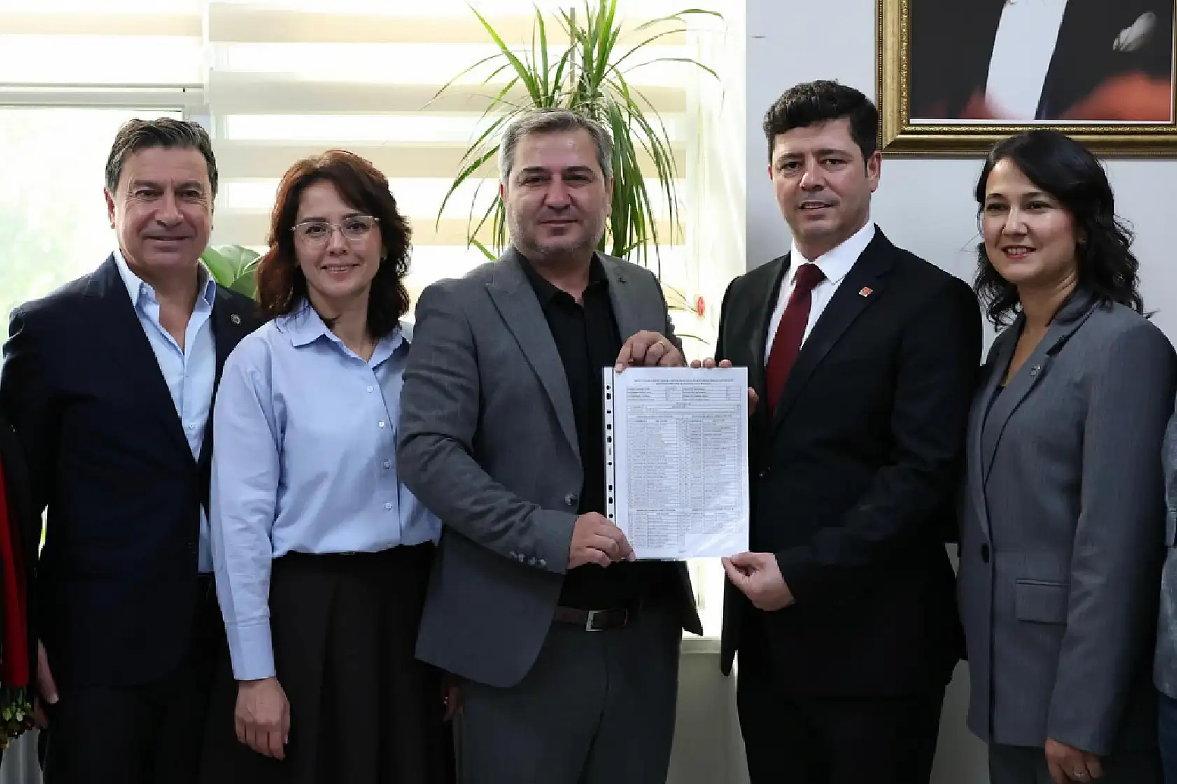 CHP Muğla İl Başkanı Nail Kızıl, Mazbatasını Alarak Göreve Başladı