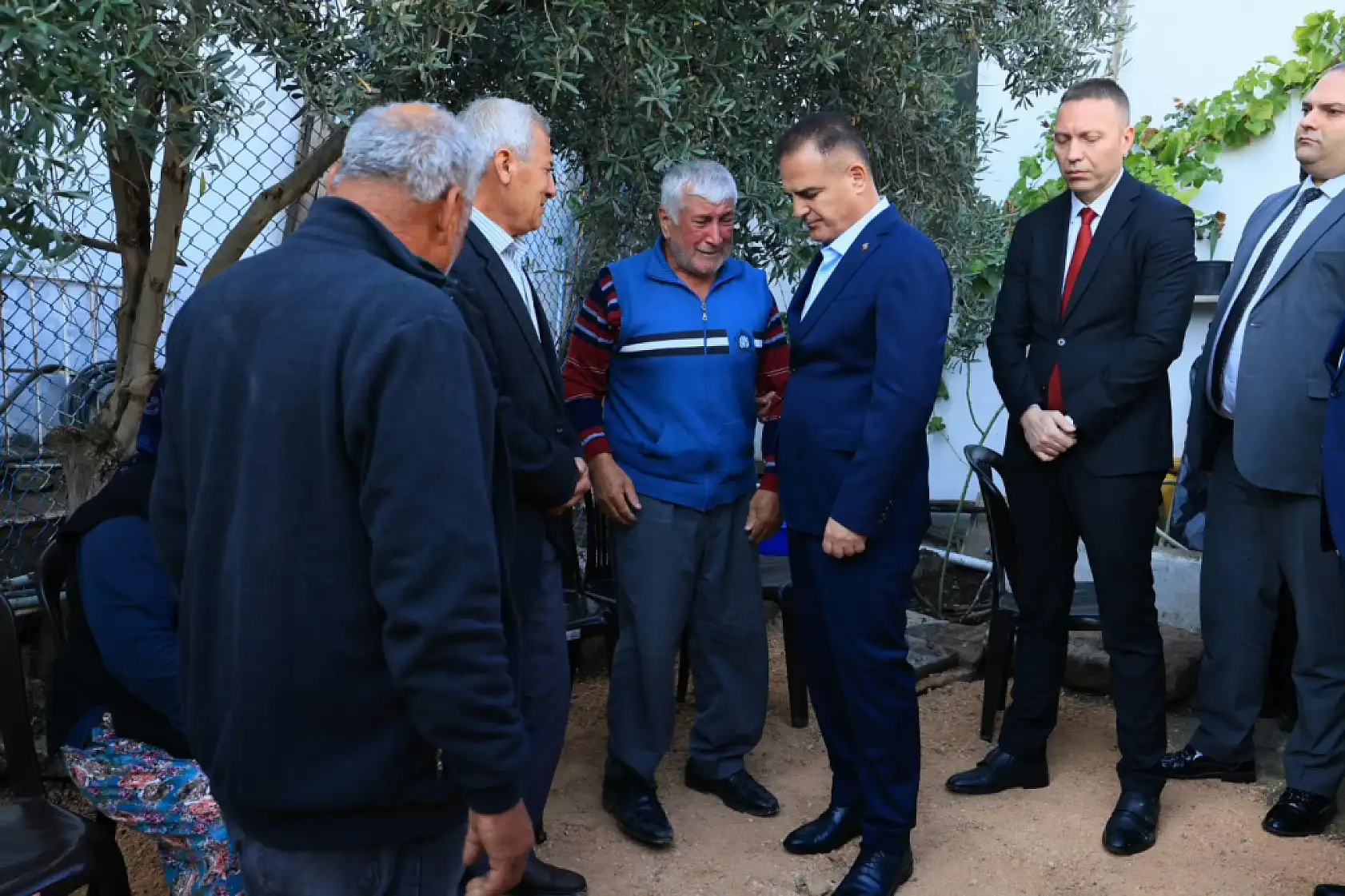 Muğla Valisi Akbıyık'tan Şehit Astsubay Emrah Kuran'ın ailesine taziye ziyareti