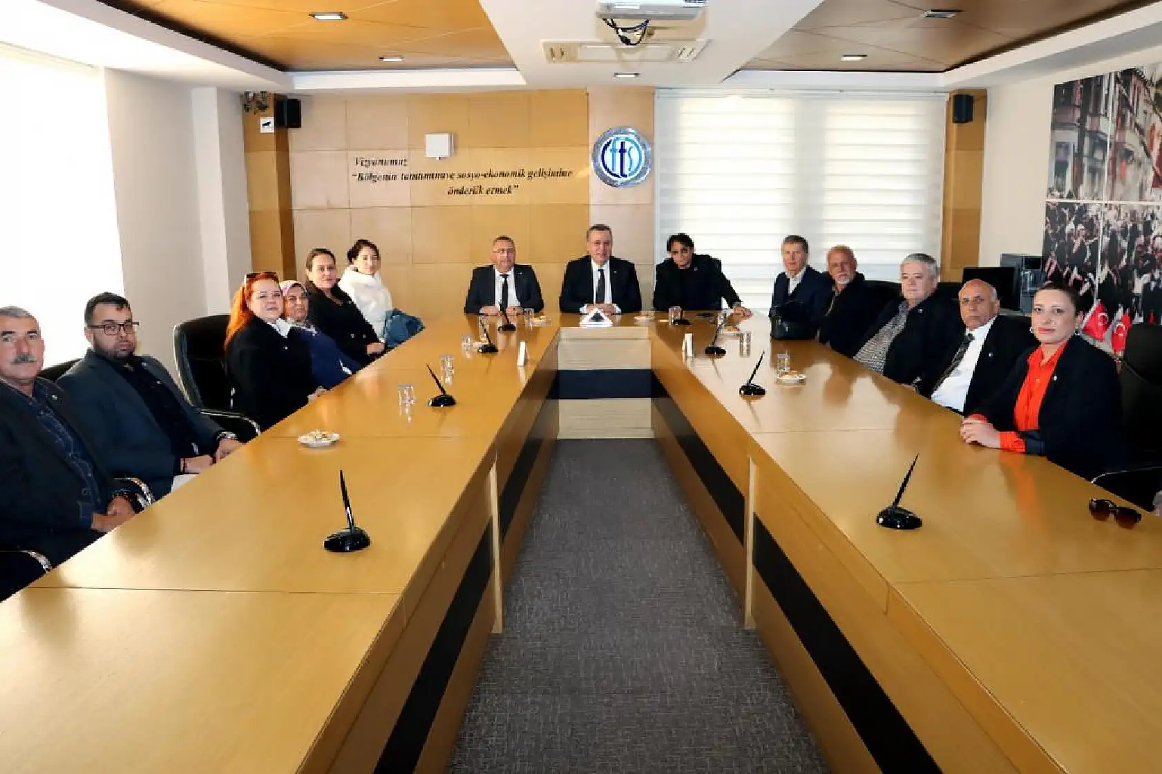 Aday Adayı Demirel ziyaretlerini sürdürüyor