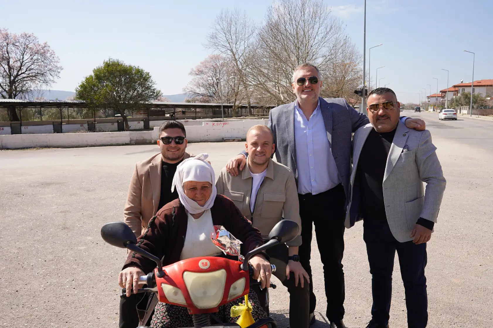 MHP Muğla İl Başkanlığı, 8 Mart Dünya Kadınlar Günü'nde Sahadaydı