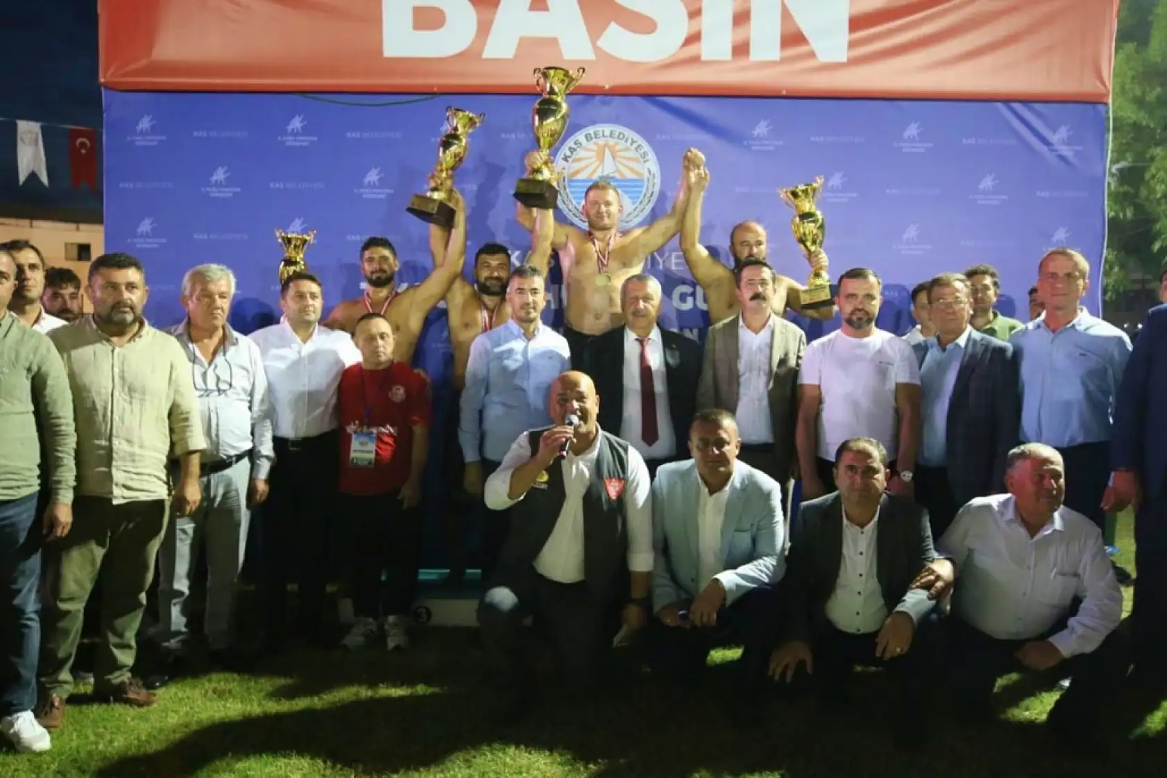Fethiye Belediyesi Başpehlivanı Ali Yanatma, Kaş Yağlı Güreşlerinde Üçüncü Oldu