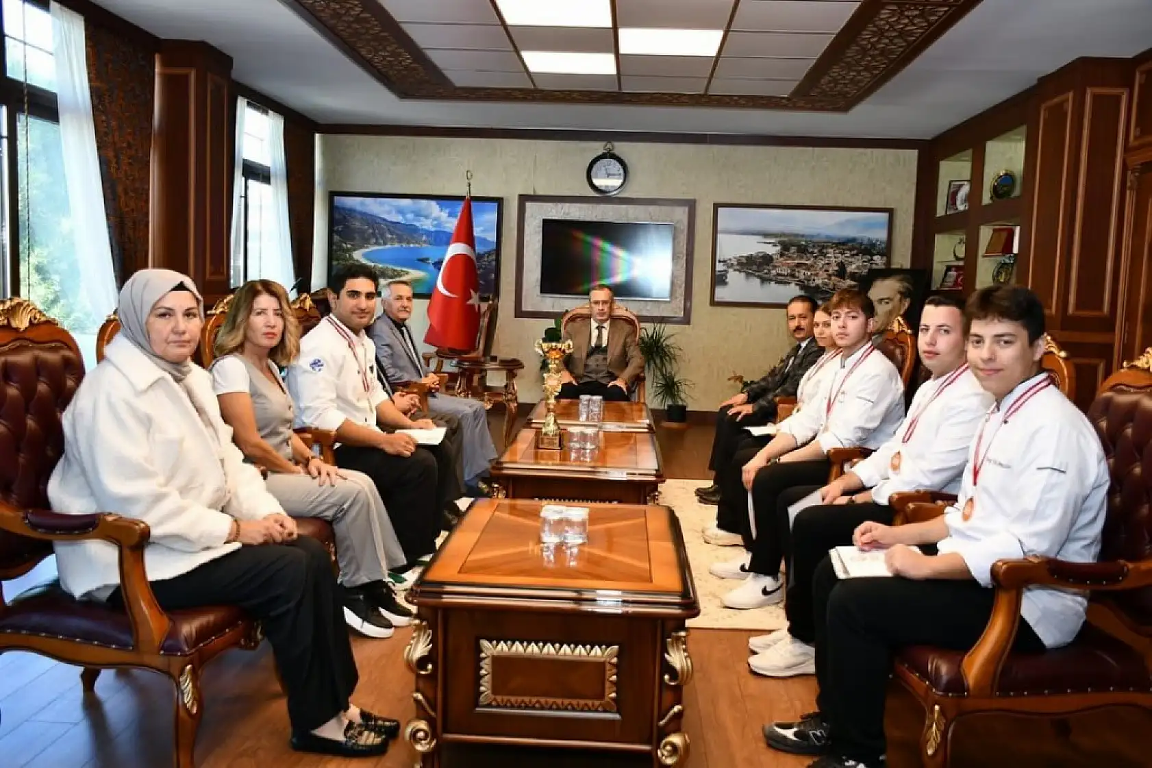 Türkiye 1.'liği ile Dönen Fethiyeli Öğrencilerden Kaymakama Ziyaret