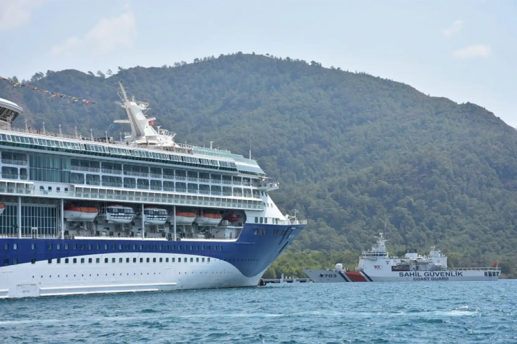 Yolcu gemisi Marella Discovery, 'Ana Limanı' Marmaris'e geldi