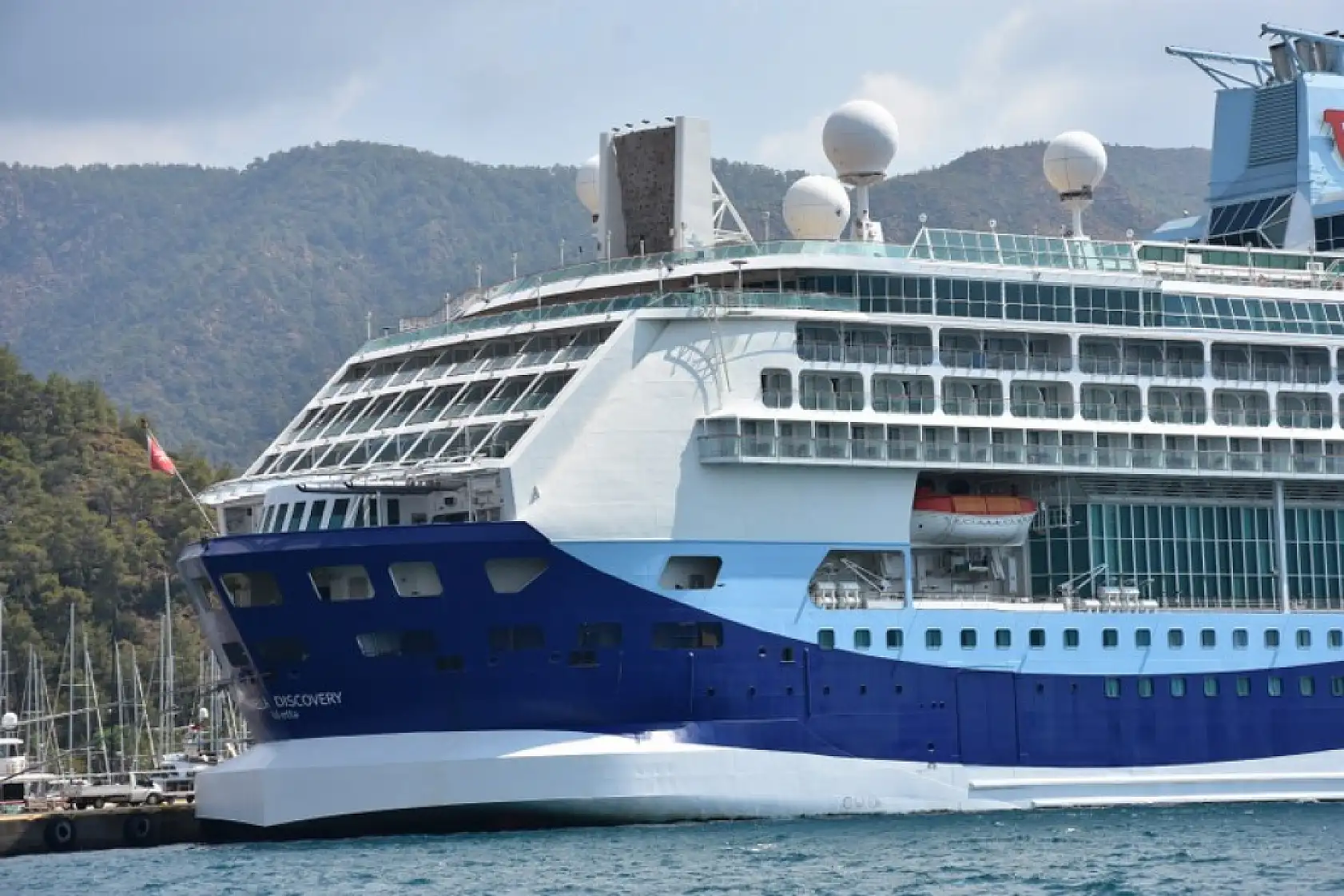 Yolcu gemisi Marella Discovery, 'Ana Limanı' Marmaris'e geldi