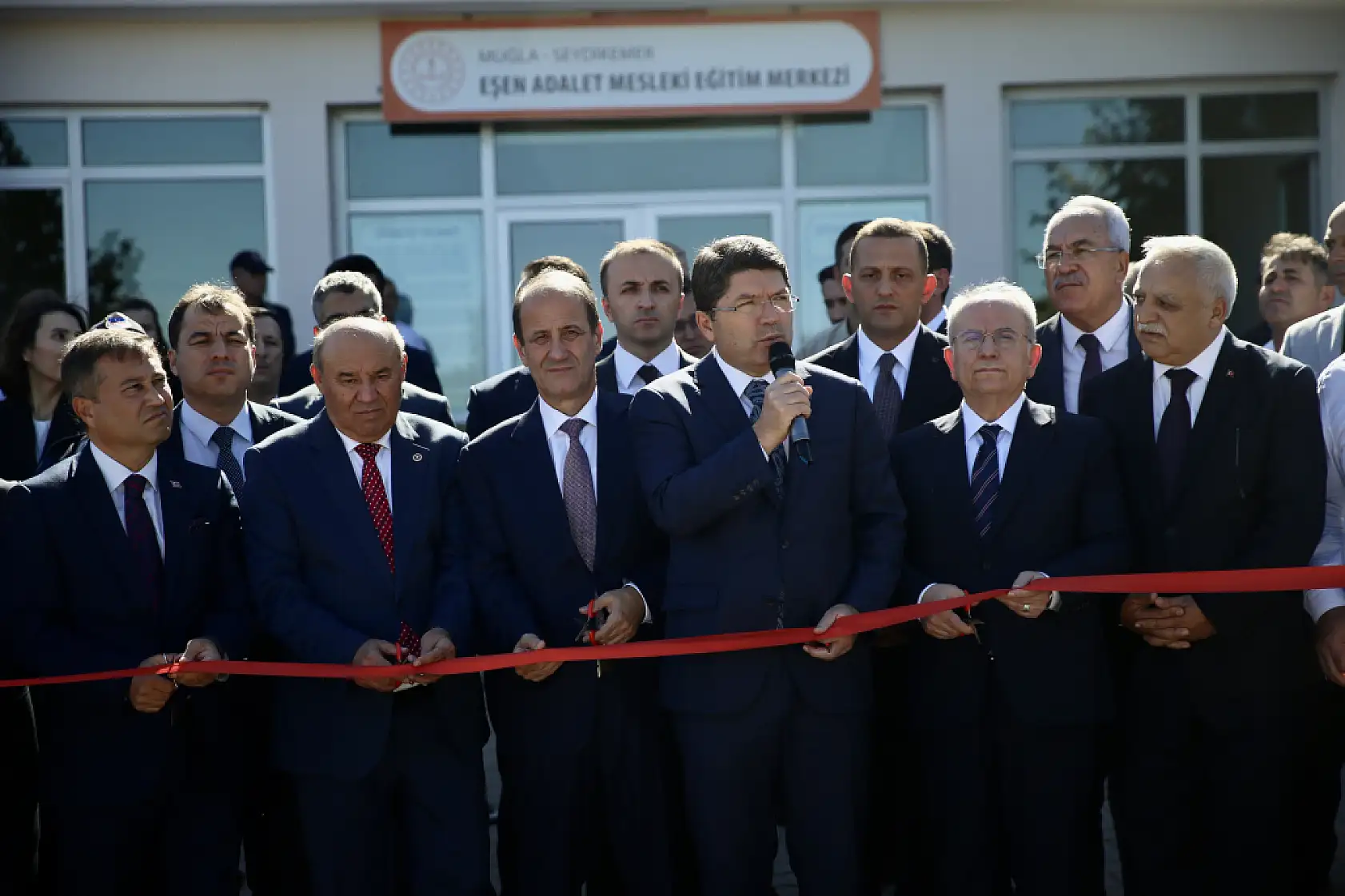 Adalet Bakanı Tunç, Seydikemer'de cami, eğitim merkezi ve kütüphane açılışı yaptı