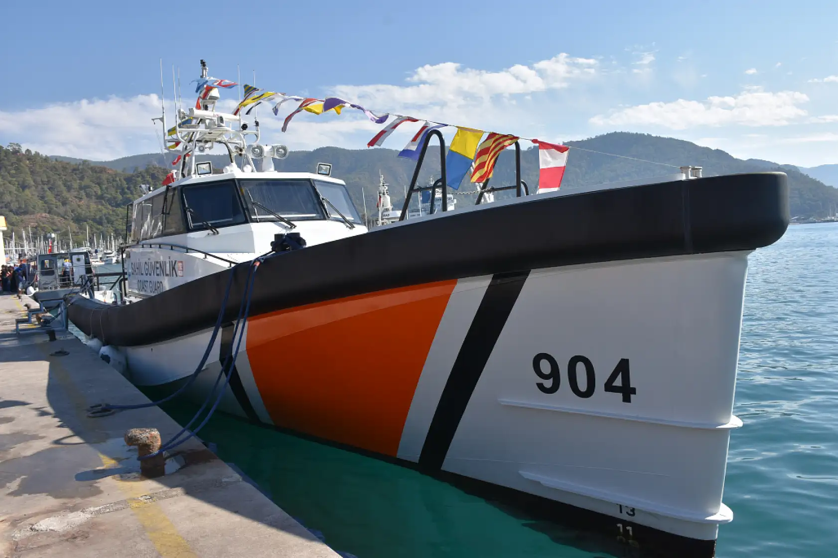 Muğla'da askeri gemiler ve botlar ziyarete açıldı