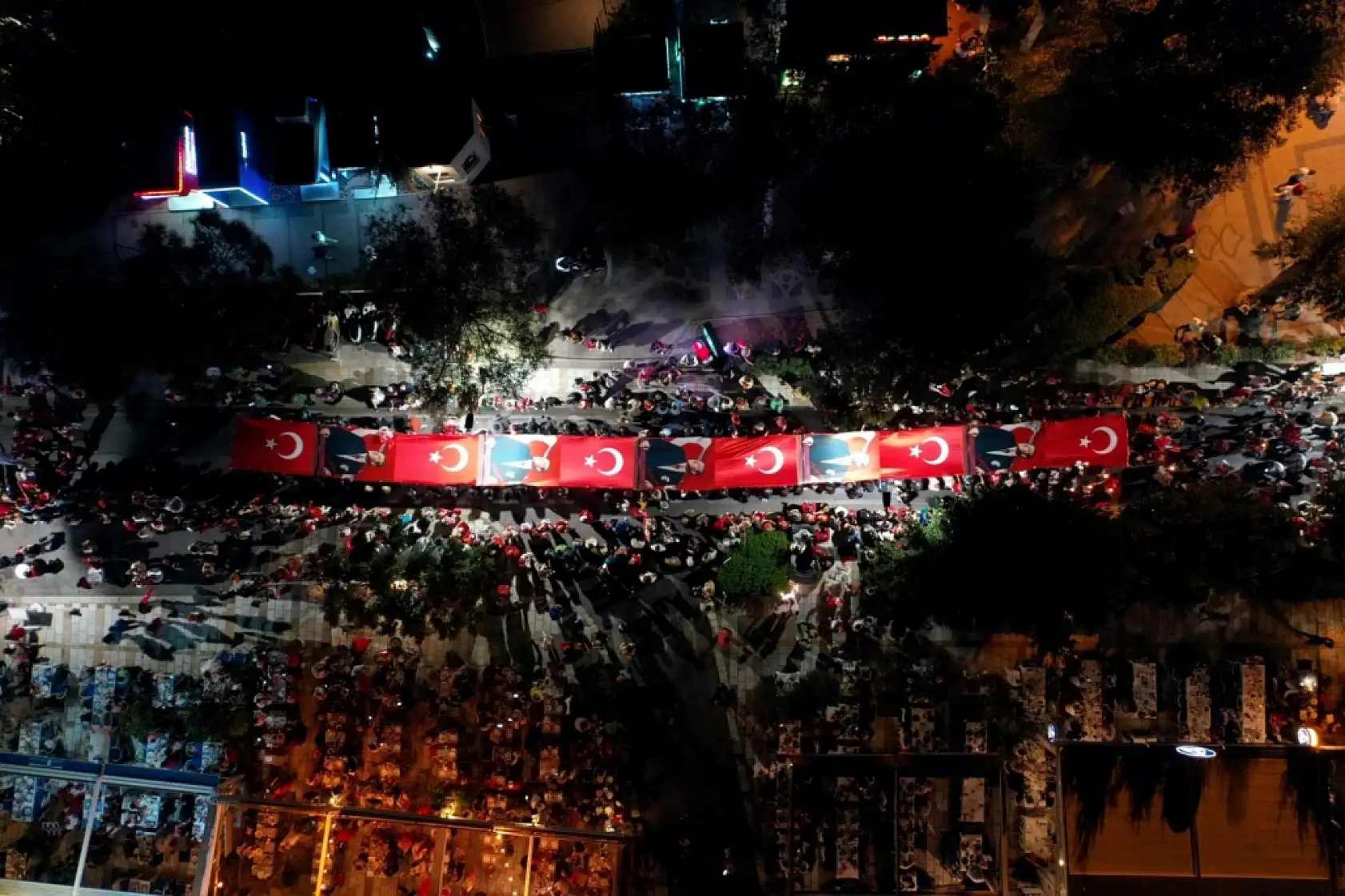 Volkan Konak ve Yaşar Bodrum'da konser verdi