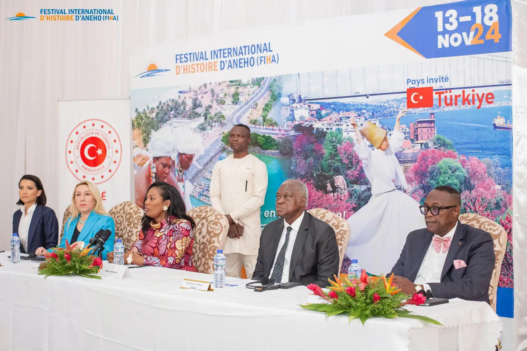 Olgunlaşma enstitülerinin el emeği ürünleri Togo'da sergilendi