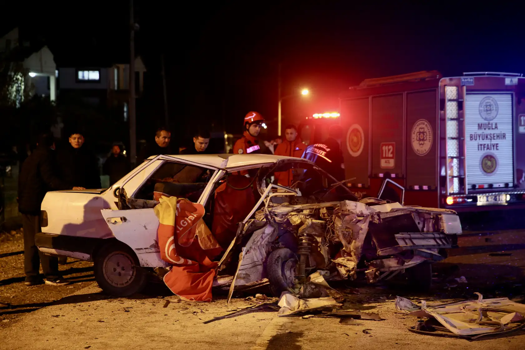 Fethiye'de iki otomobilin çarpıştığı kazada 5 kişi yaralandı