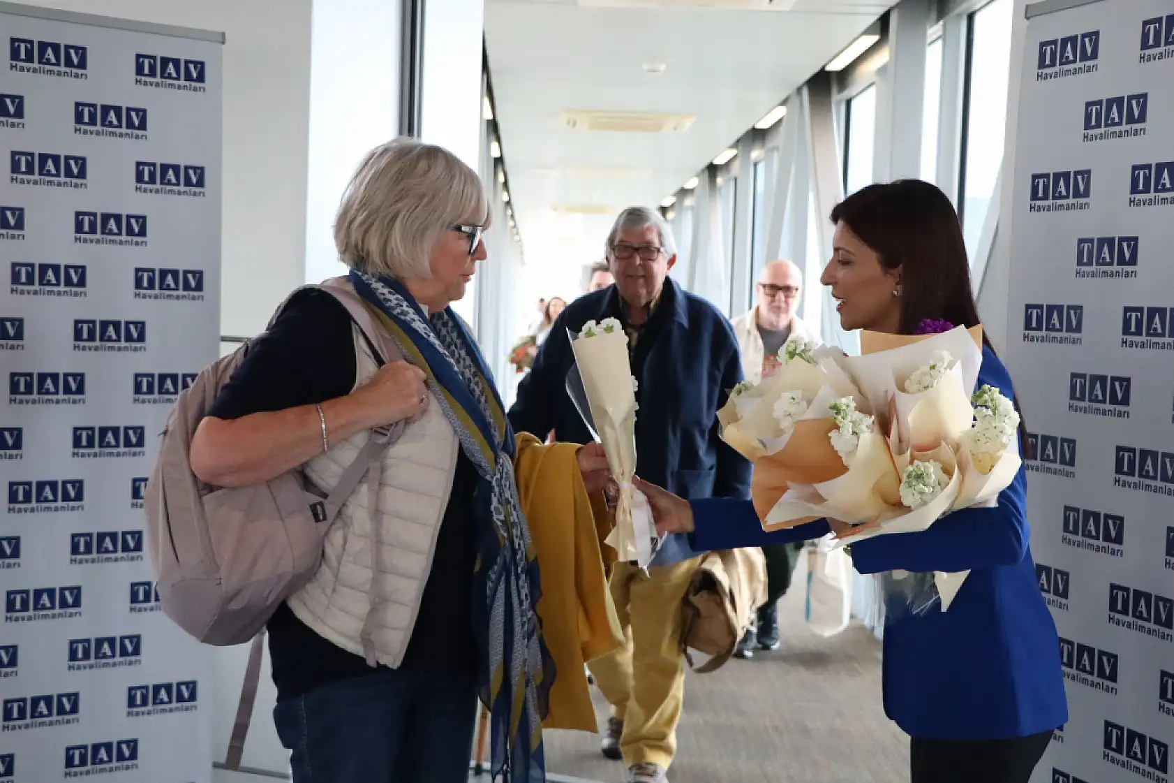 İngiltere'den Bodrum'a sezonun ilk turist kafilesi geldi