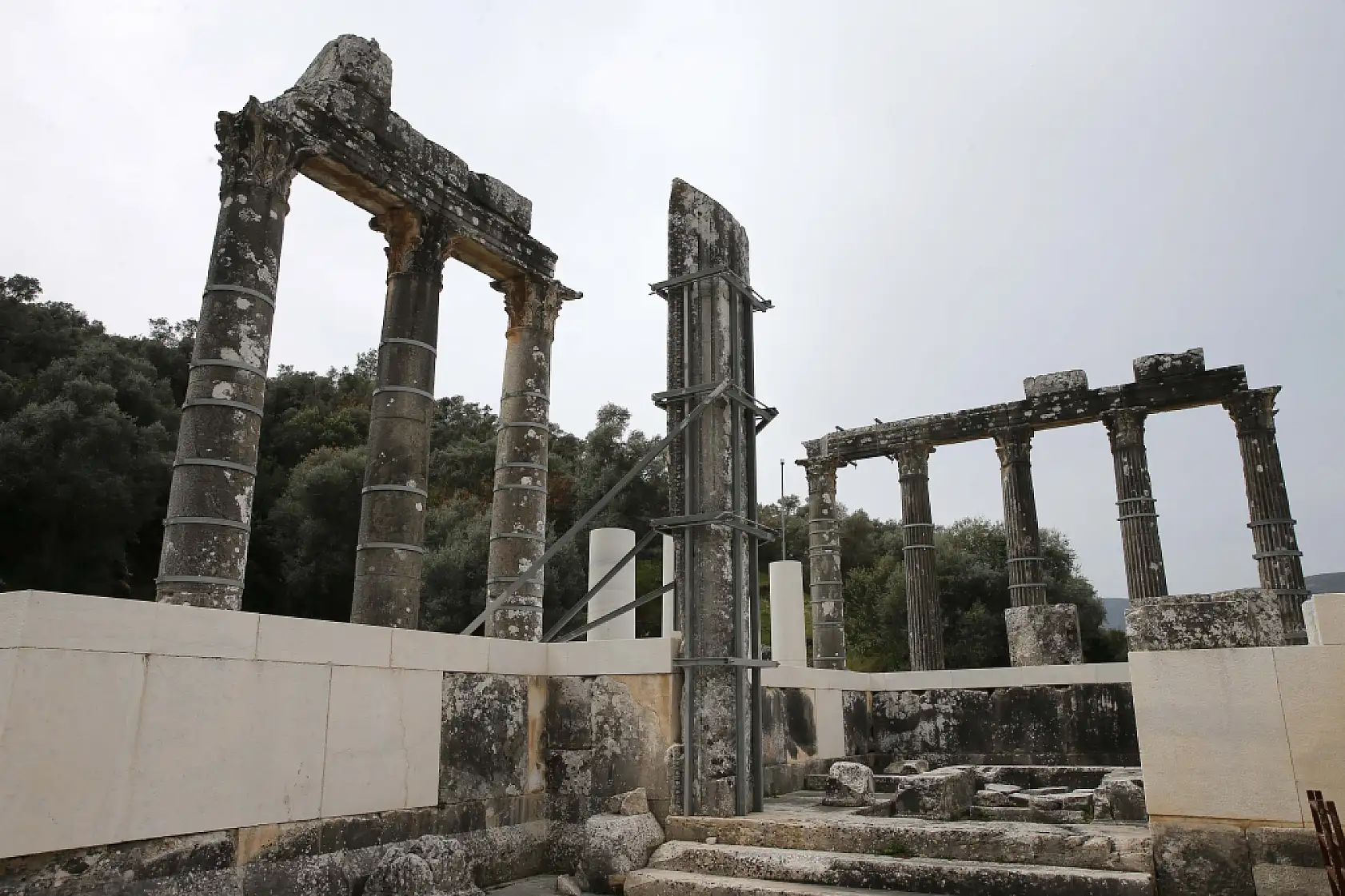 Zeus Tapınağı restore edilen sütunlarıyla eski ihtişamına kavuşacak