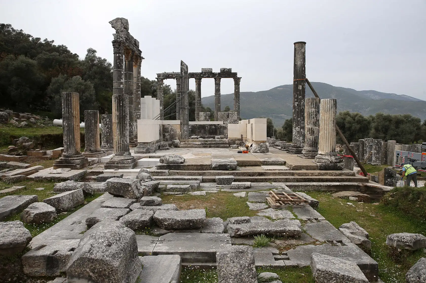 Zeus Tapınağı restore edilen sütunlarıyla eski ihtişamına kavuşacak