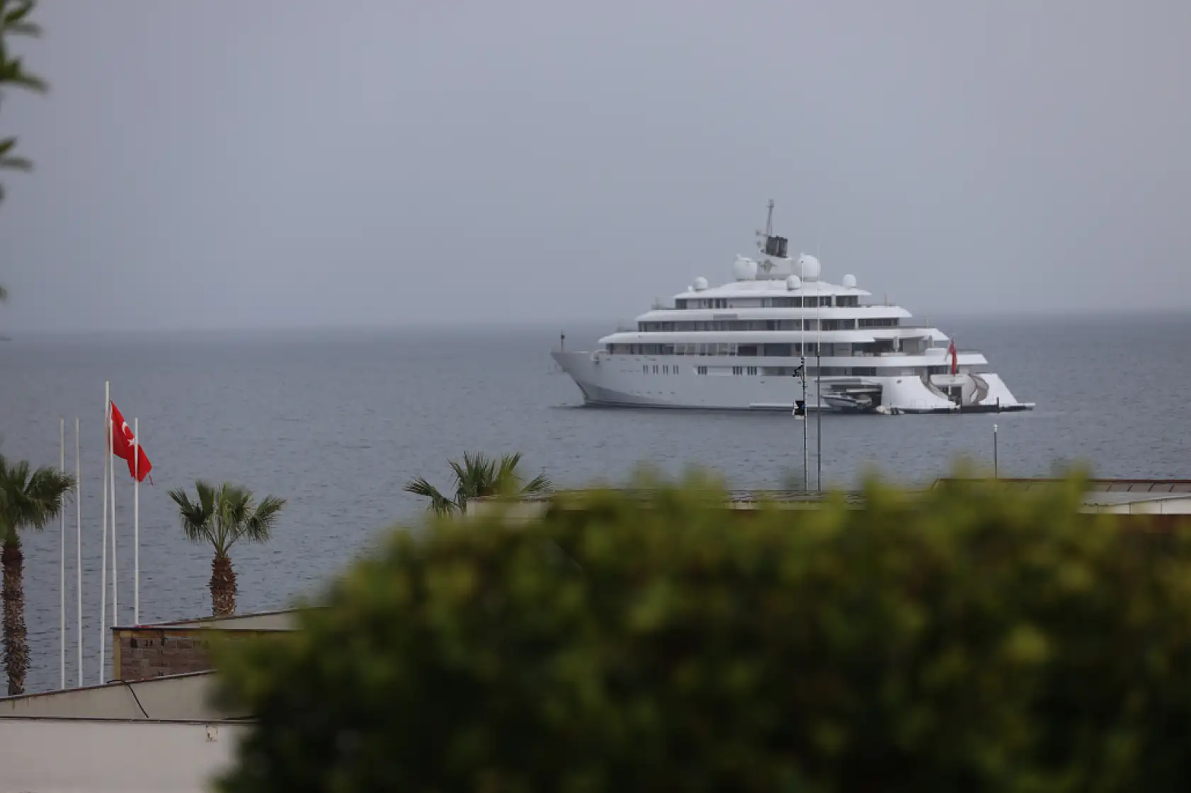 Süper yat 'Golden Odyssey' Bodrum açıklarına demirledi