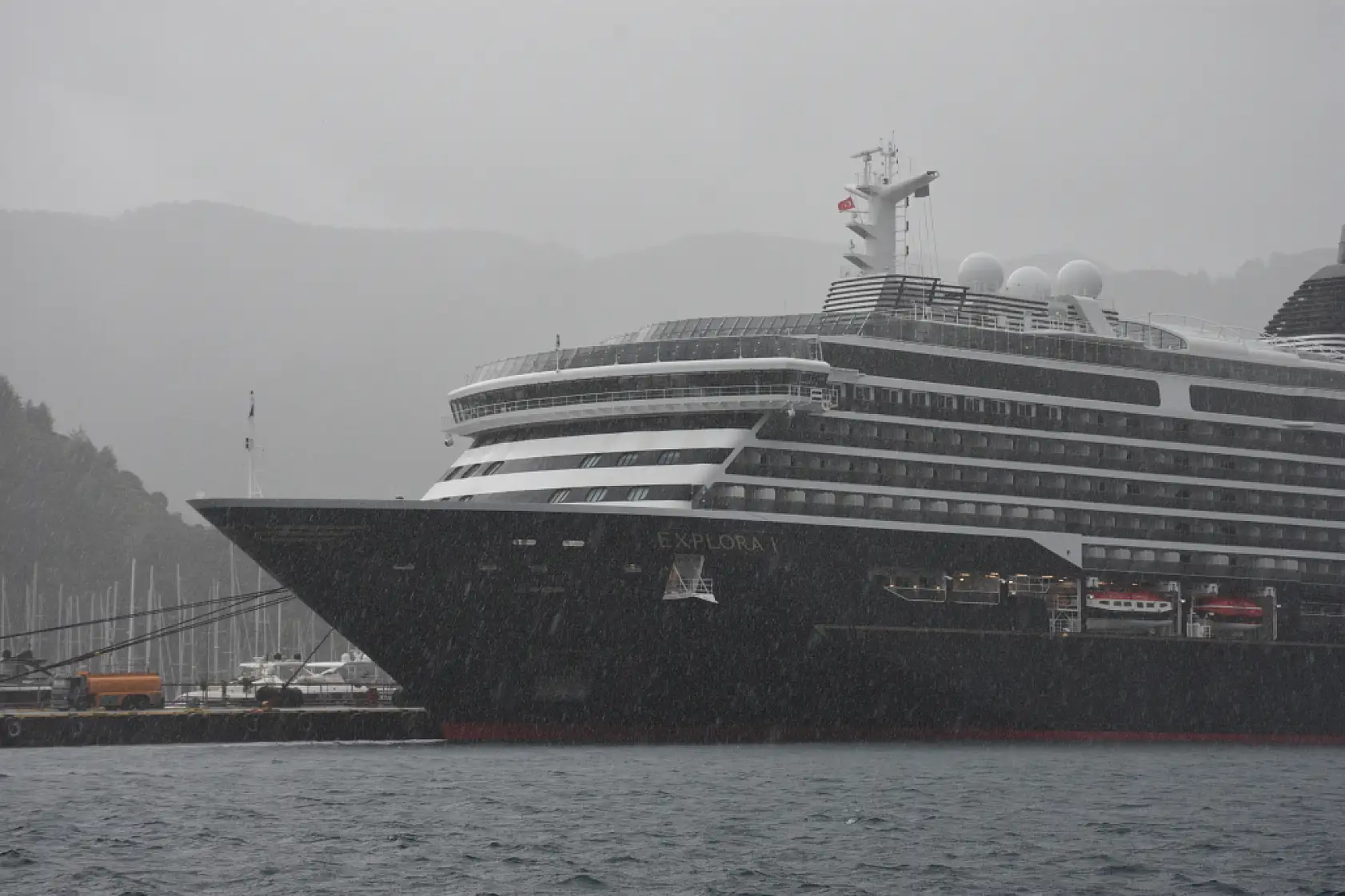 Marmaris'e 'Explora I' kruvaziyeriyle 590 yolcu geldi