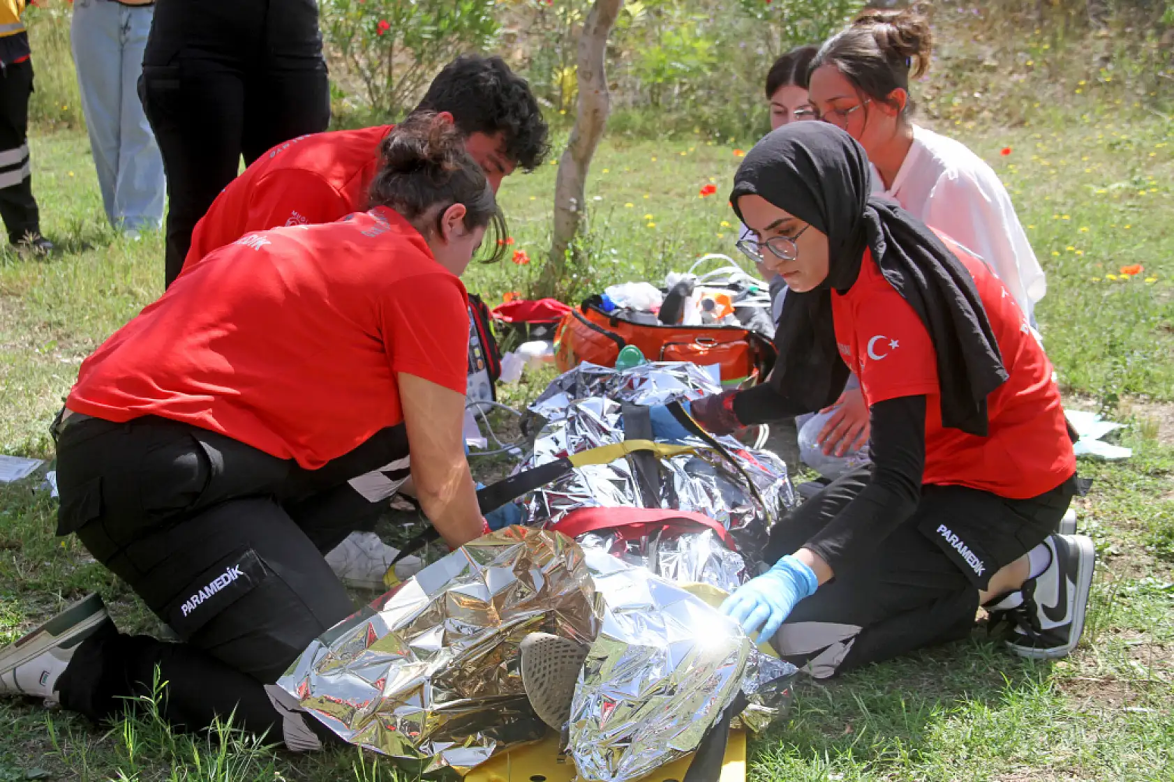 Fethiye'de üniversitede yapılan afet ve acil durum tatbikatı gerçeğini aratmadı