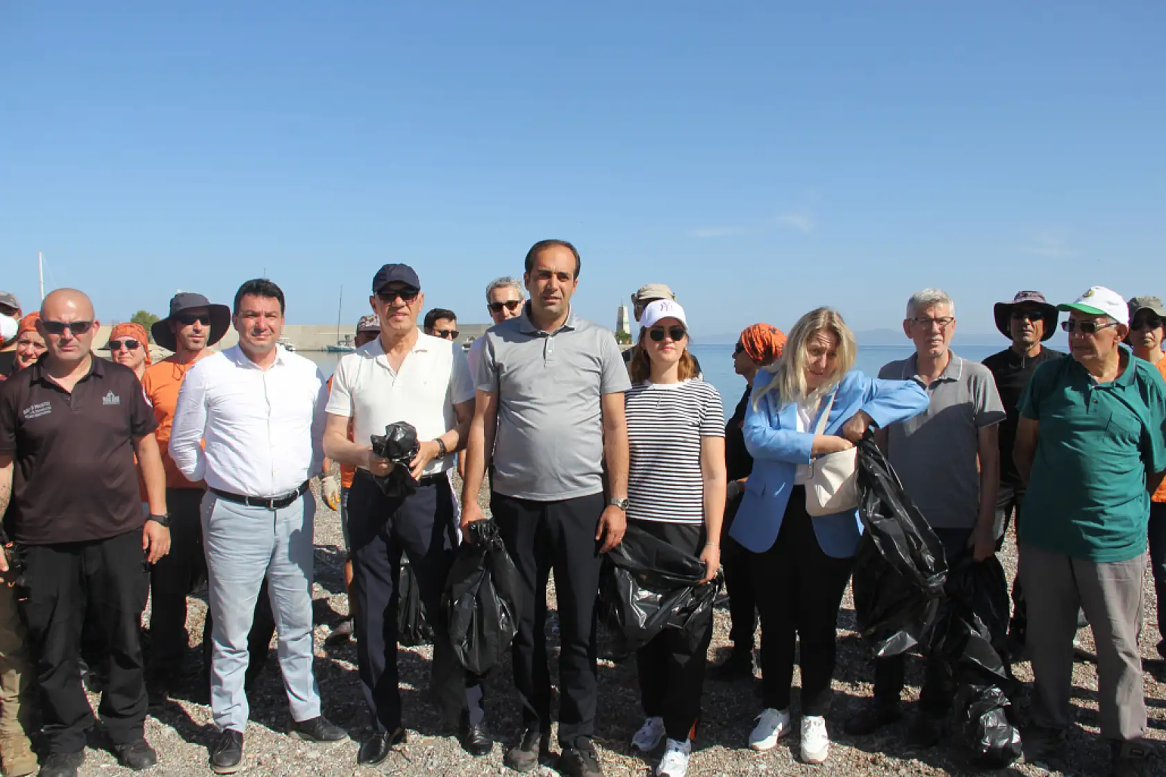 Datça'da tarihi Karia Yolu ve sahillerde çevre temizliği yapıldı
