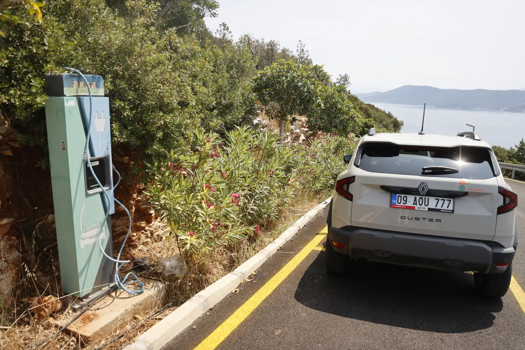 Konut sitelerindeki yeni uygulamalar elektrikli şarj istasyonlarının gelişimini artırıyor