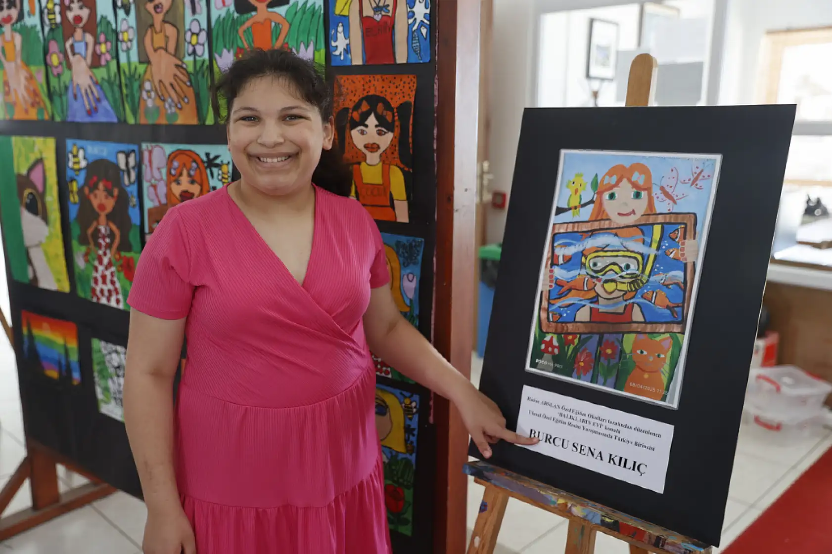 Bodrum'da özel eğitim sınıfı öğrencilerinin yıl sonu resim sergisi açıldı