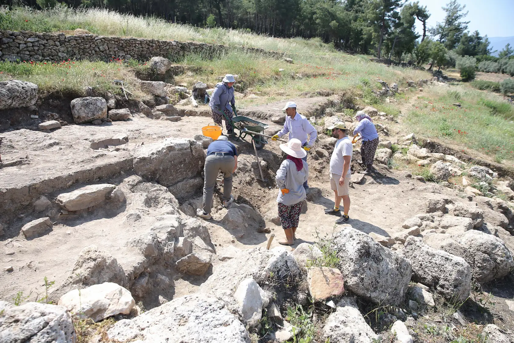 Hyllarima Antik Kenti'nde agoradaki dükkanların bulunduğu alan kazılacak